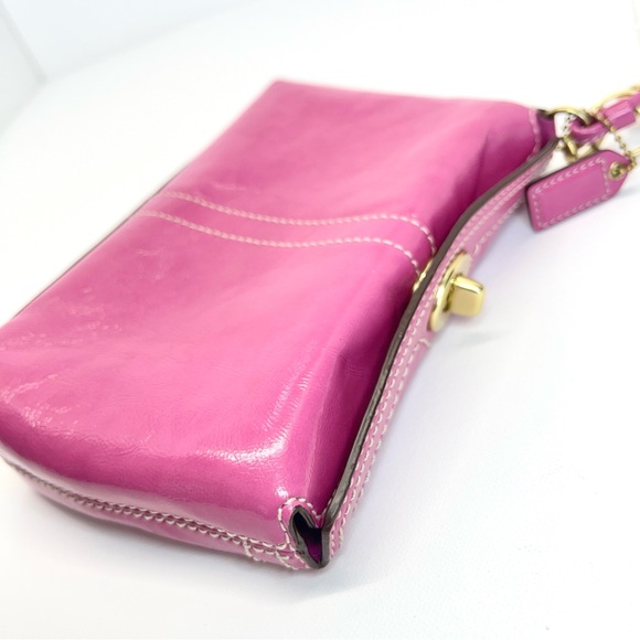 Vintage Coach Turn-lock Pink Wristlet 💓 - Picture 9 of 10